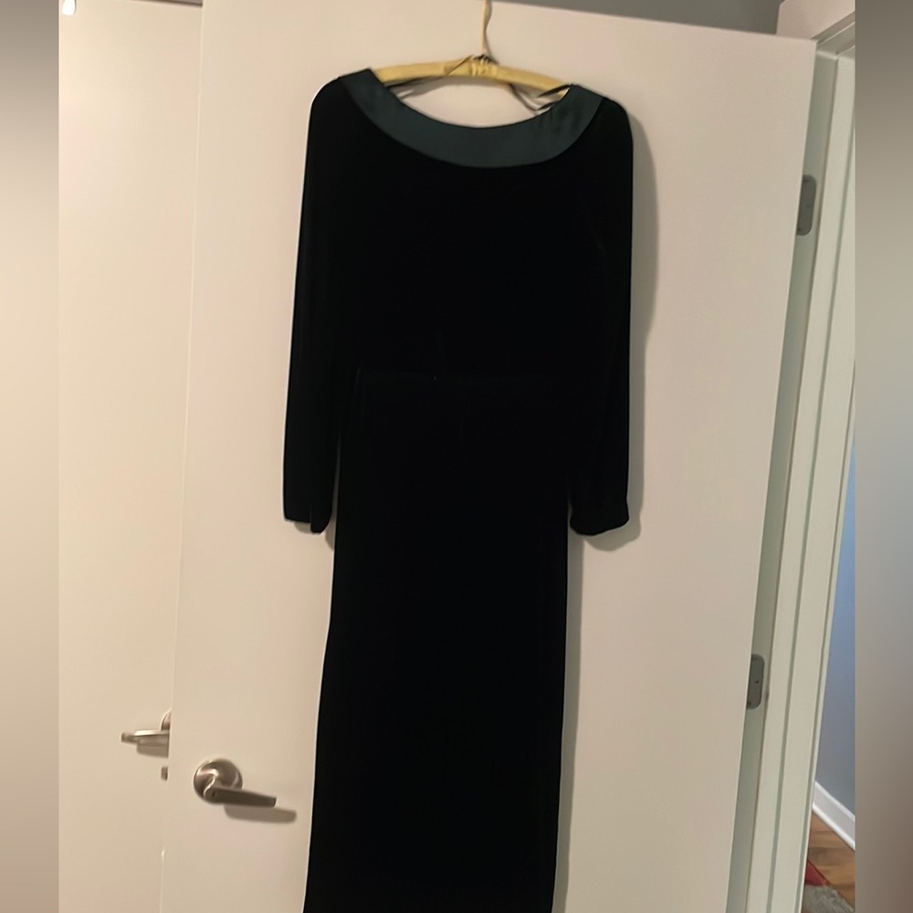 Lustrous Vintage Velvet Dress. Perfect for Winter Event and Christmas holidays.